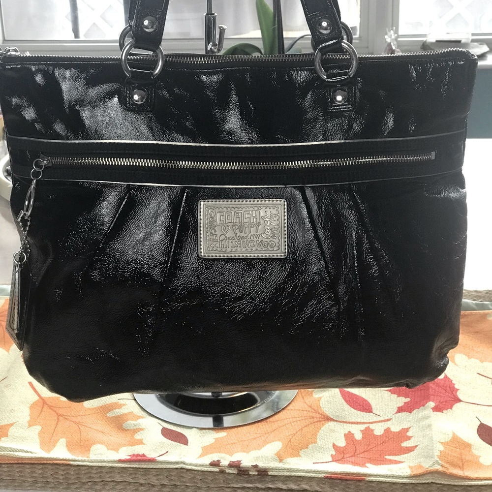 Coach PoppyShiny  Black Patent Leather in EUC! Not used often, like new. ❤️